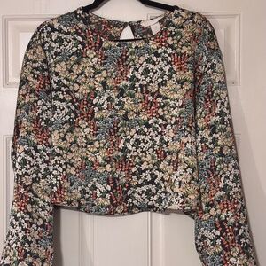 H&M floral crop long sleeves blouse scoop neck size xl